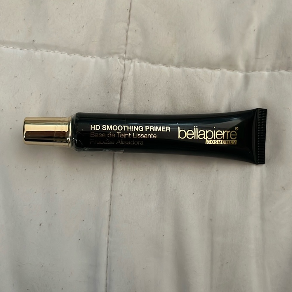 Bellapierre HD Smoothing Primer..all purchases come with cosmetic bag over $30